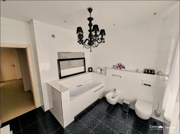 Rustovo'da 5 Yatak Odalı Villa, 392 m²